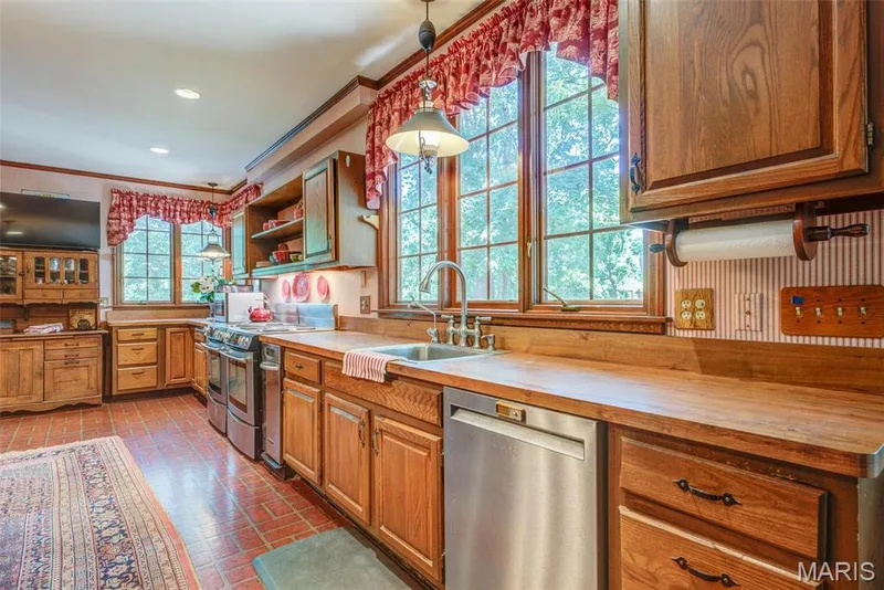 1577 Kehrs Mill Road, Chesterfield, MO 63005 — listing photo 8 of 66