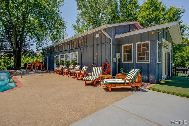 Pool House — 1577 Kehrs Mill Road, Chesterfield, MO 63005