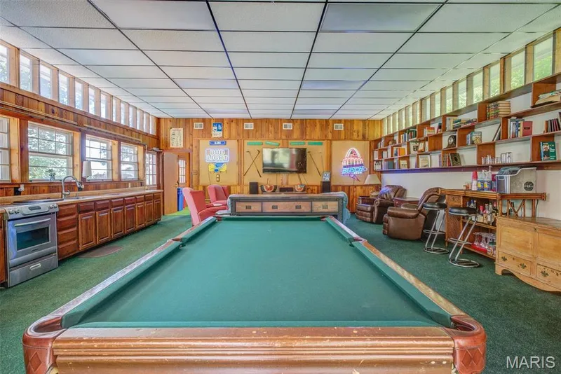 Pool House — 1577 Kehrs Mill Road, Chesterfield, MO 63005