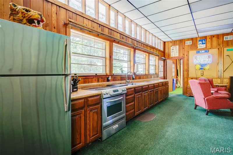 Pool House — 1577 Kehrs Mill Road, Chesterfield, MO 63005