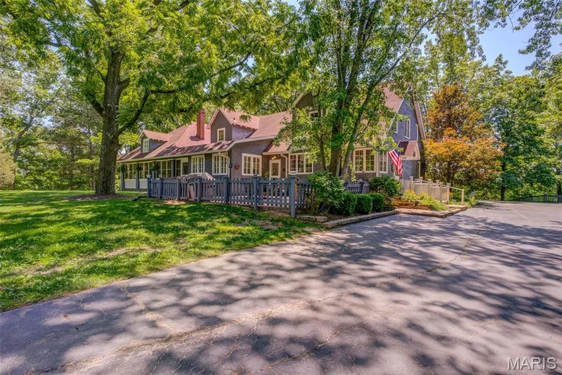 Welcome Home! :) — 1577 Kehrs Mill Road, Chesterfield, MO 63005